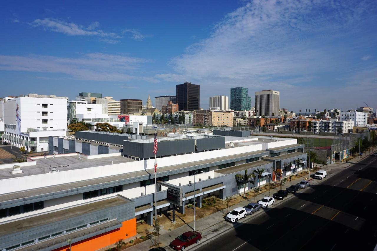 H By H Hospitality Hotel Los Angeles Exterior photo