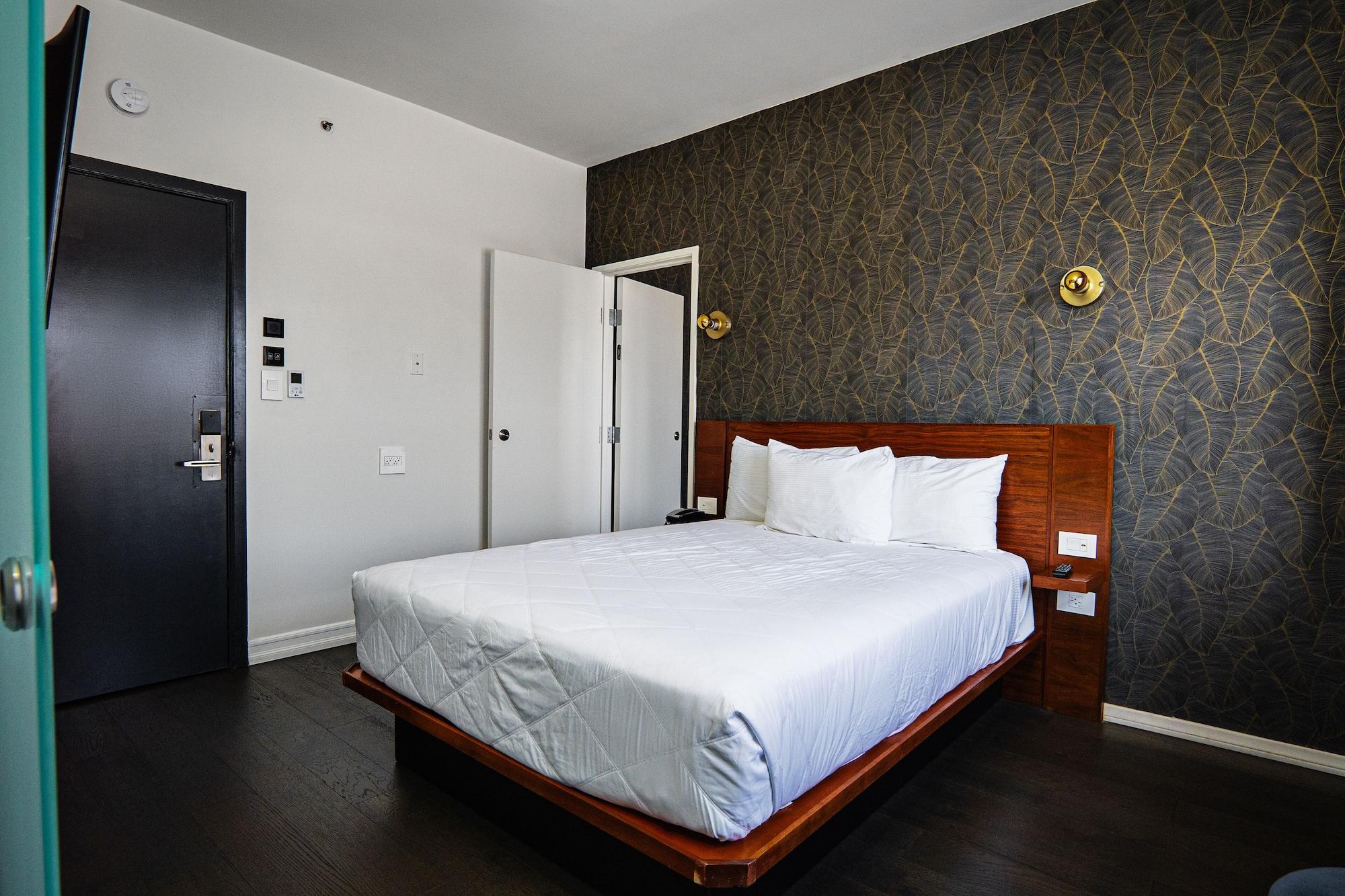 H By H Hospitality Hotel Los Angeles Exterior photo